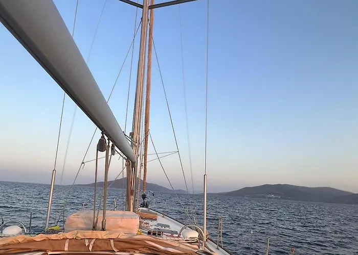 Sailboat In * Αλικαρνασσός