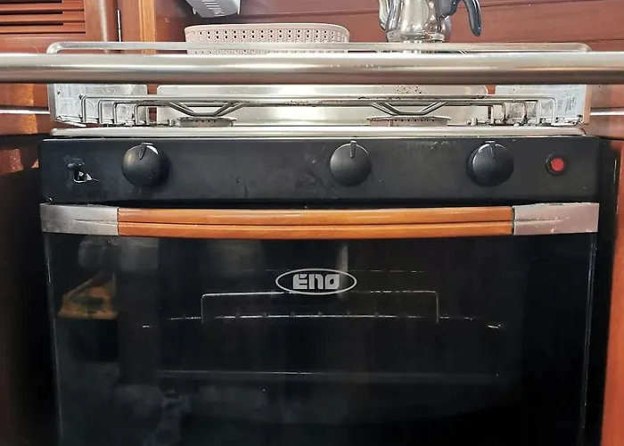 Πλωτό κατάλυμα Sailboat In